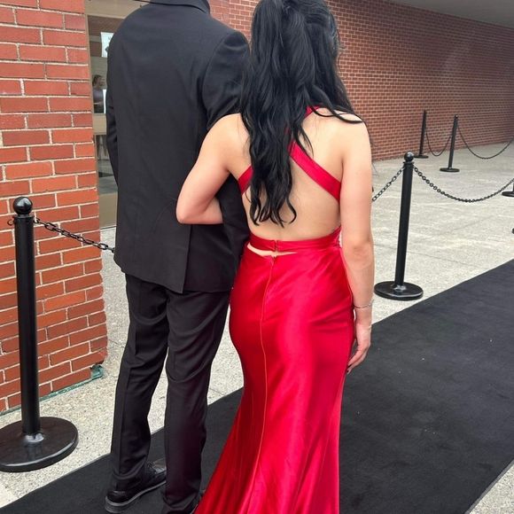 Splash Red One Shoulder Backless Gown - Picture 2 of 2